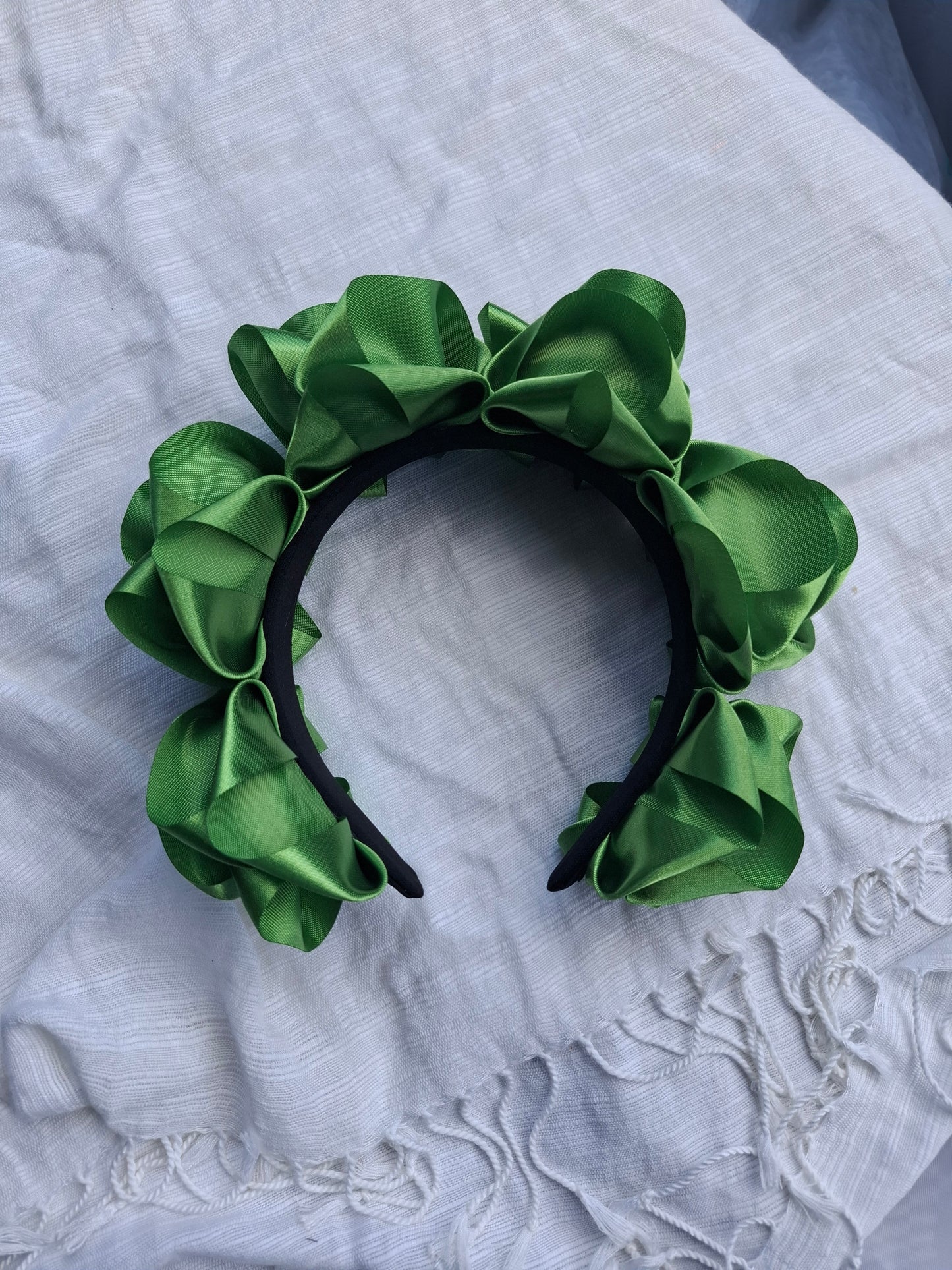 Diadema Artesanal de Rosas Grandes.