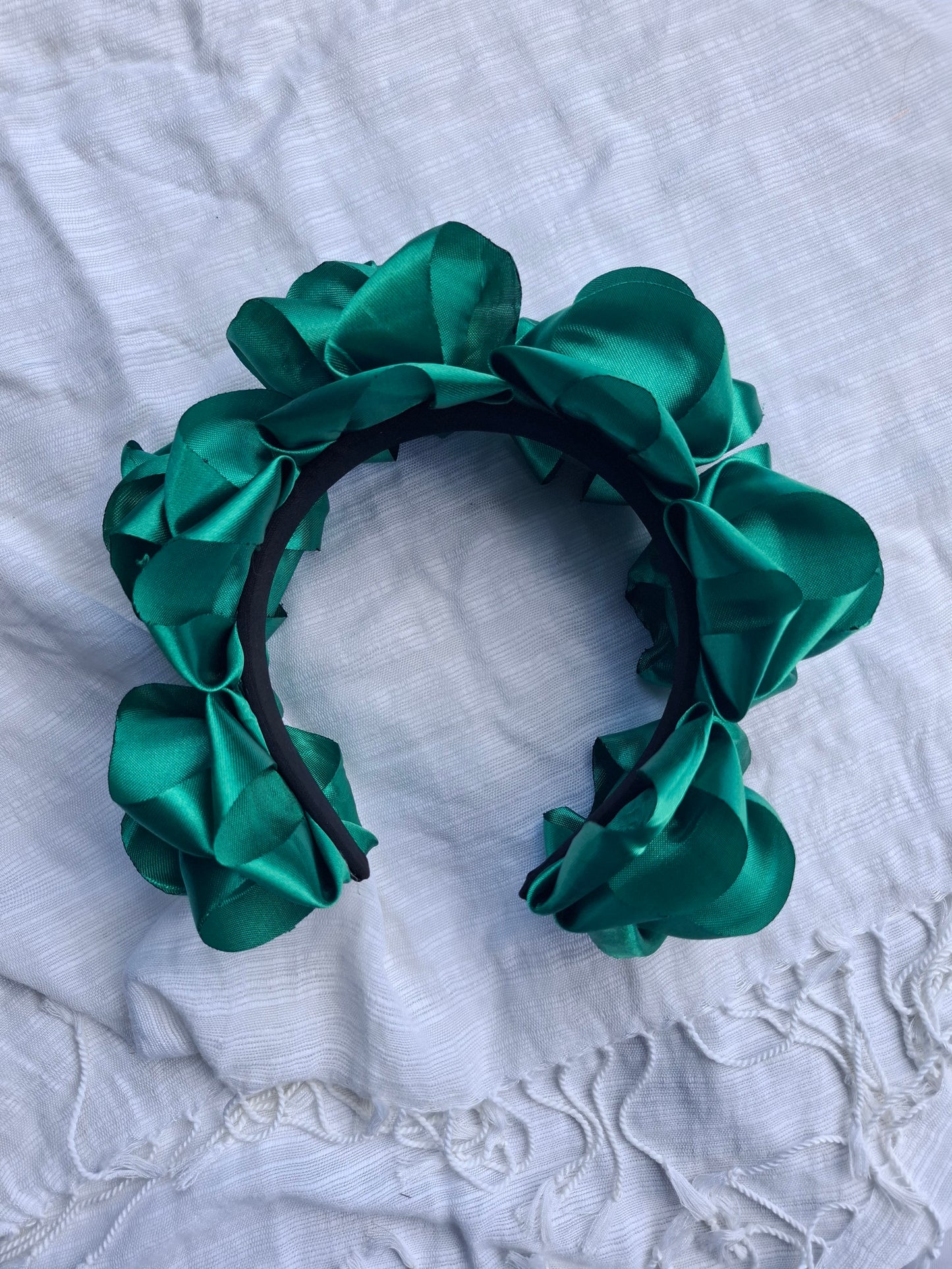 Diadema Artesanal de Rosas Grandes.