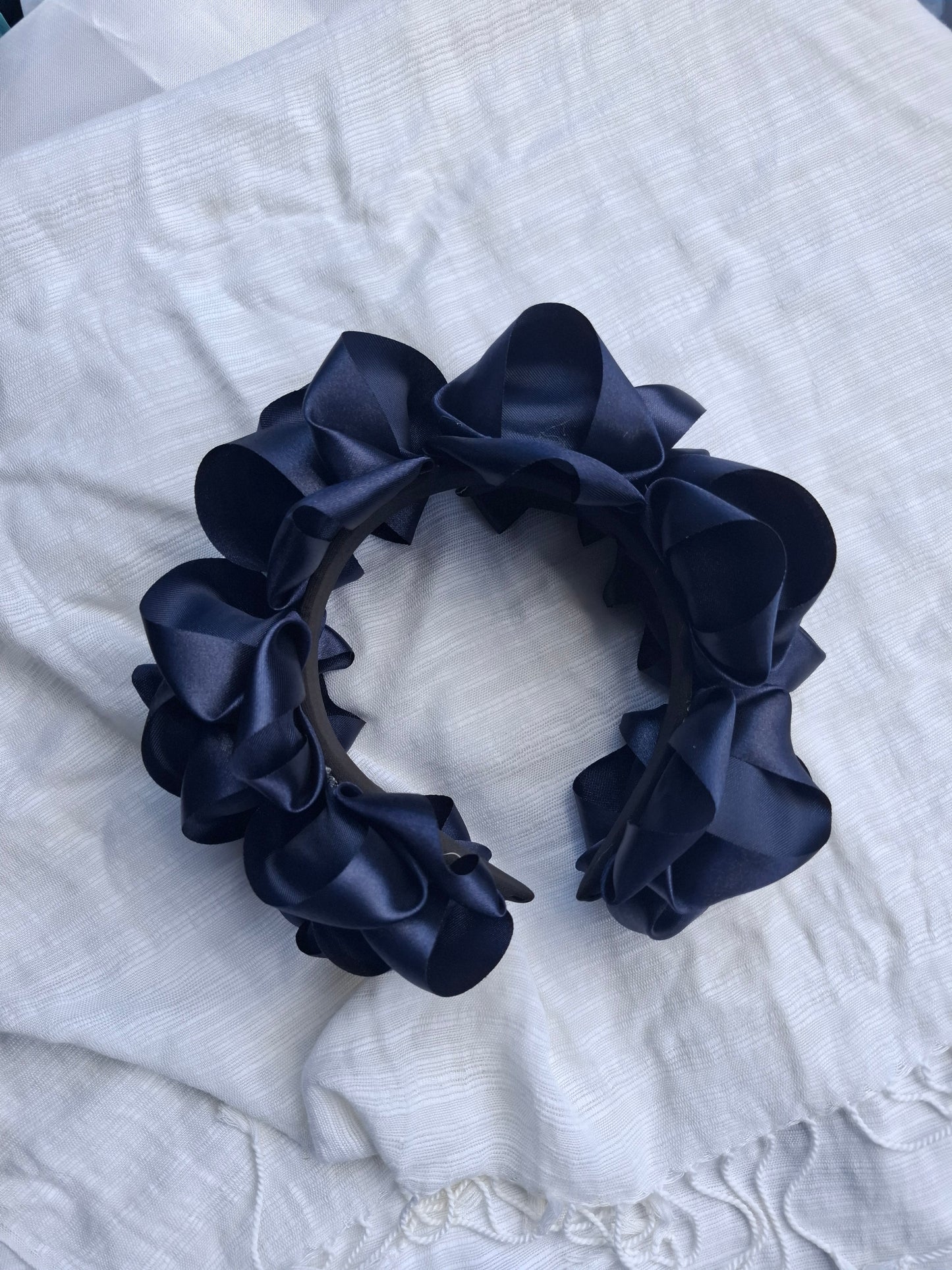 Diadema Artesanal de Rosas Grandes.