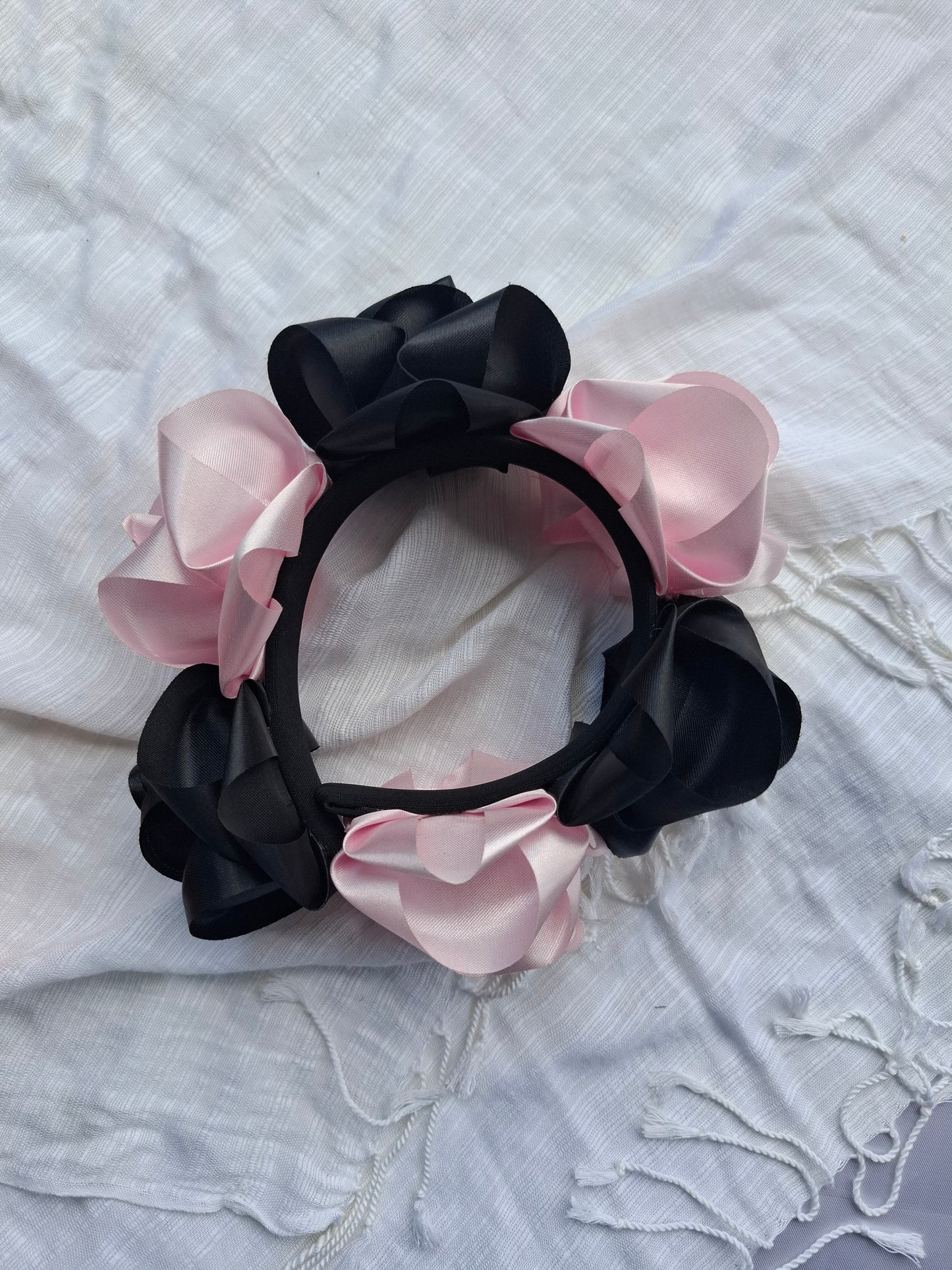 Diadema Artesanal de Rosas Grandes.