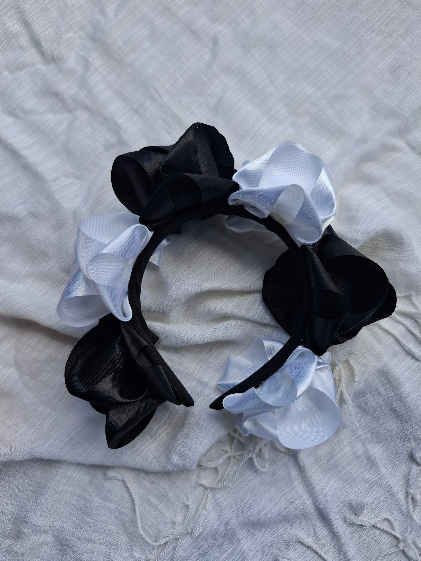 Diadema Artesanal de Rosas Grandes.