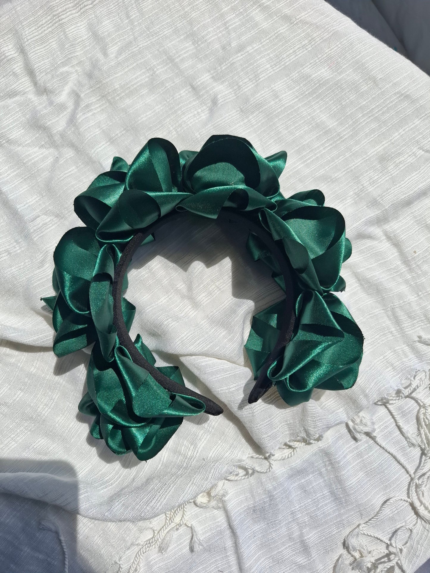 Diadema Artesanal de Rosas Grandes.