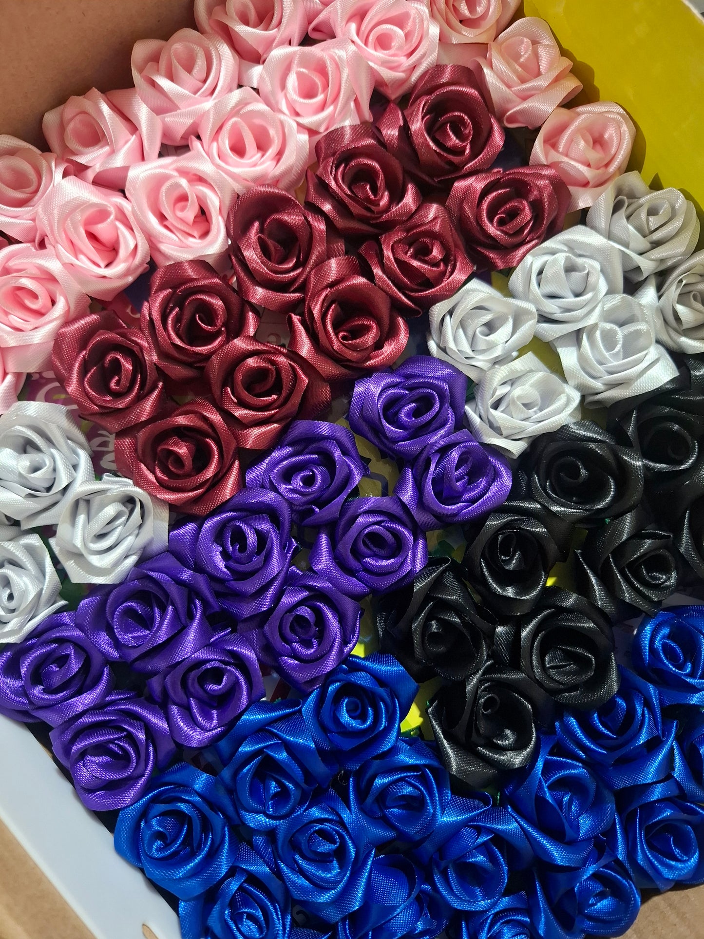 Aretes de Rosas de Listón