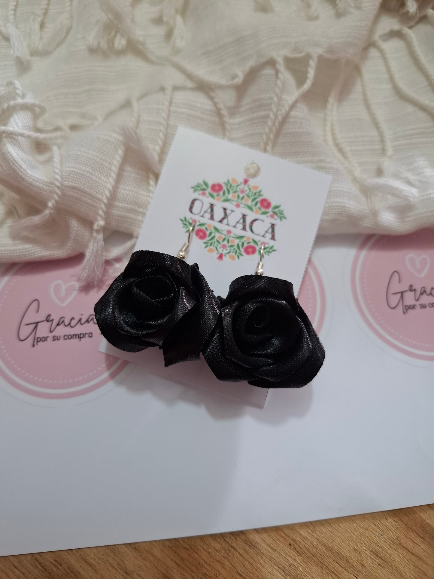 Aretes de Rosas de Listón