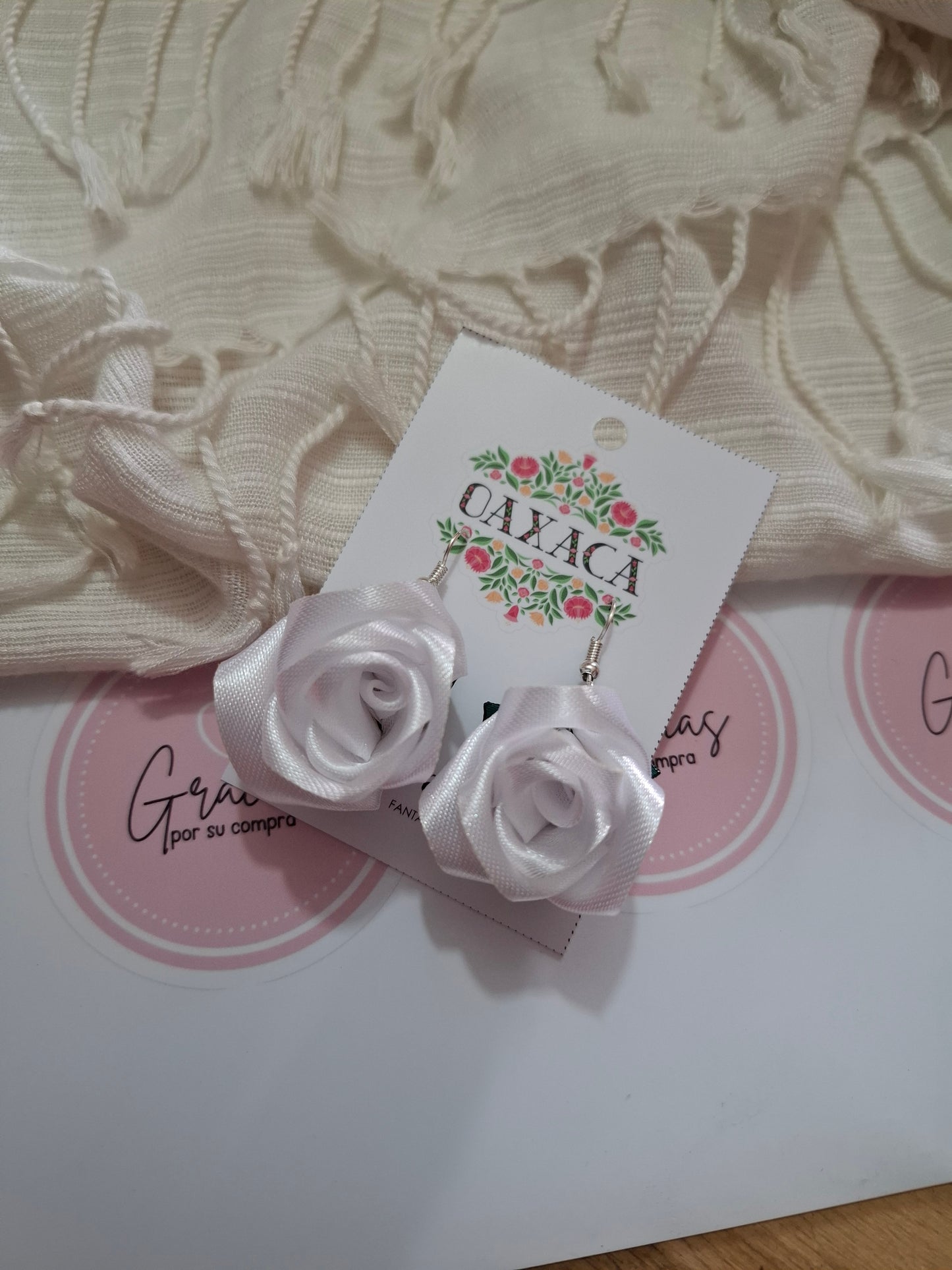 Aretes de Rosas de Listón