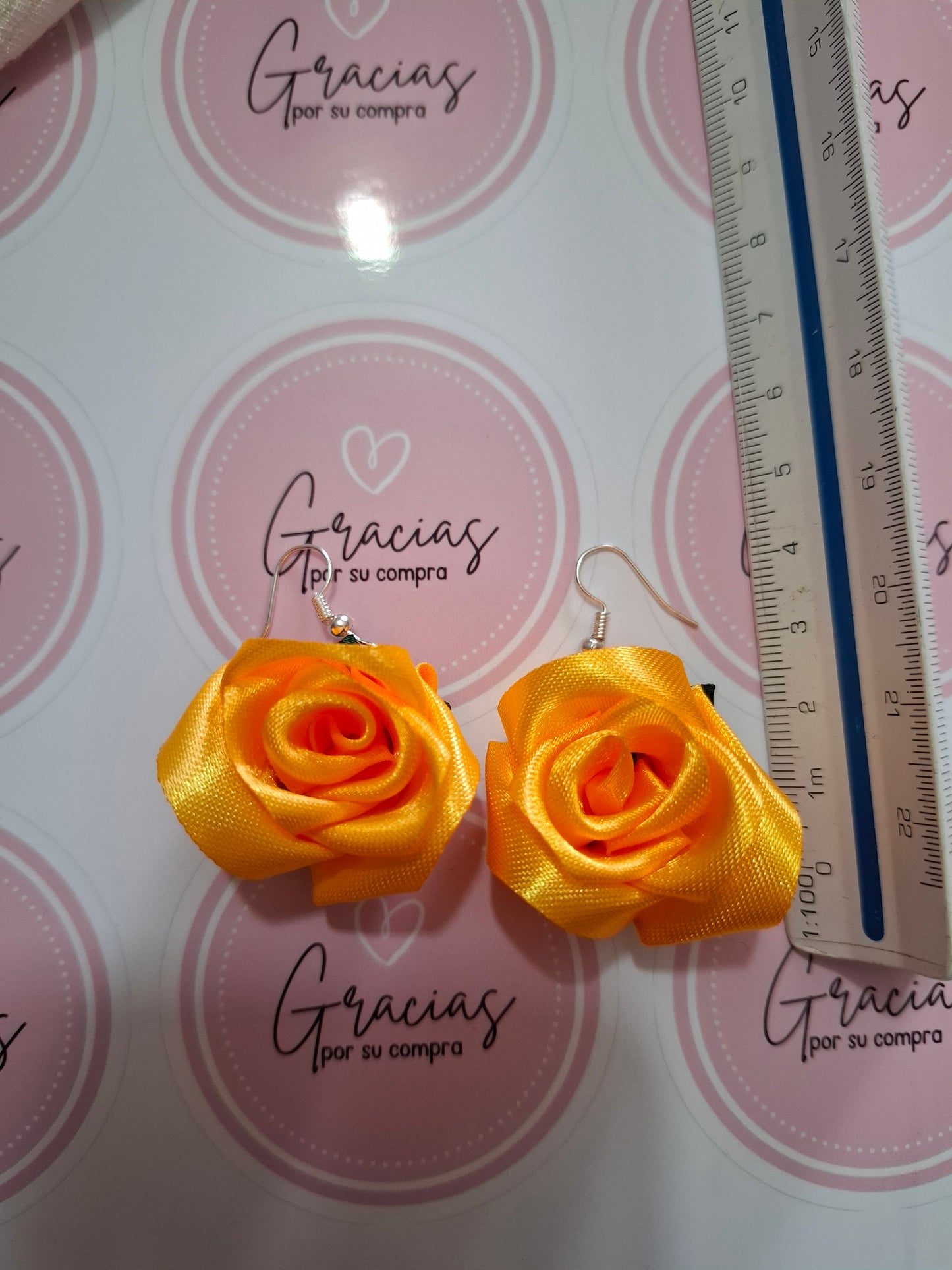 Aretes de Rosas de Listón