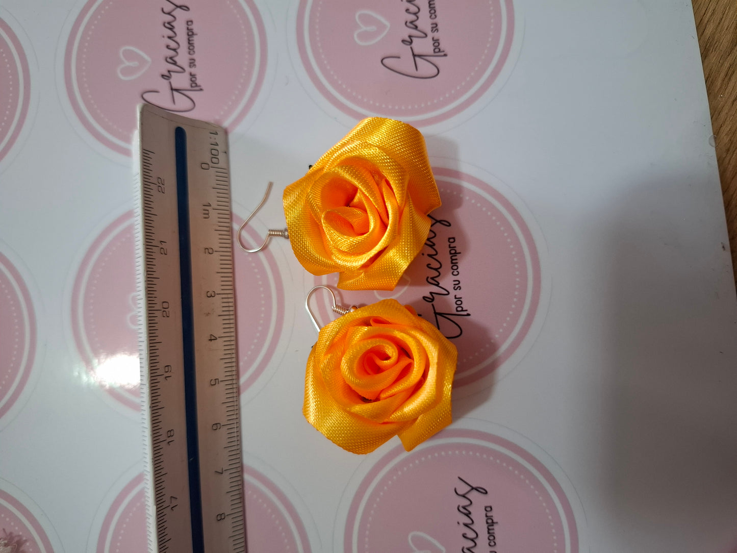 Aretes de Rosas de Listón