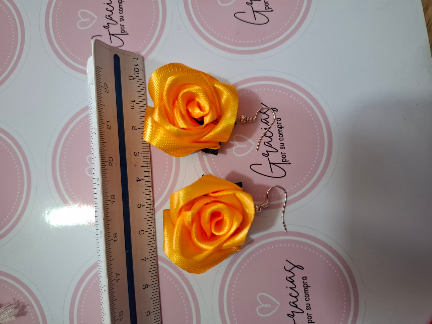 Aretes de Rosas de Listón